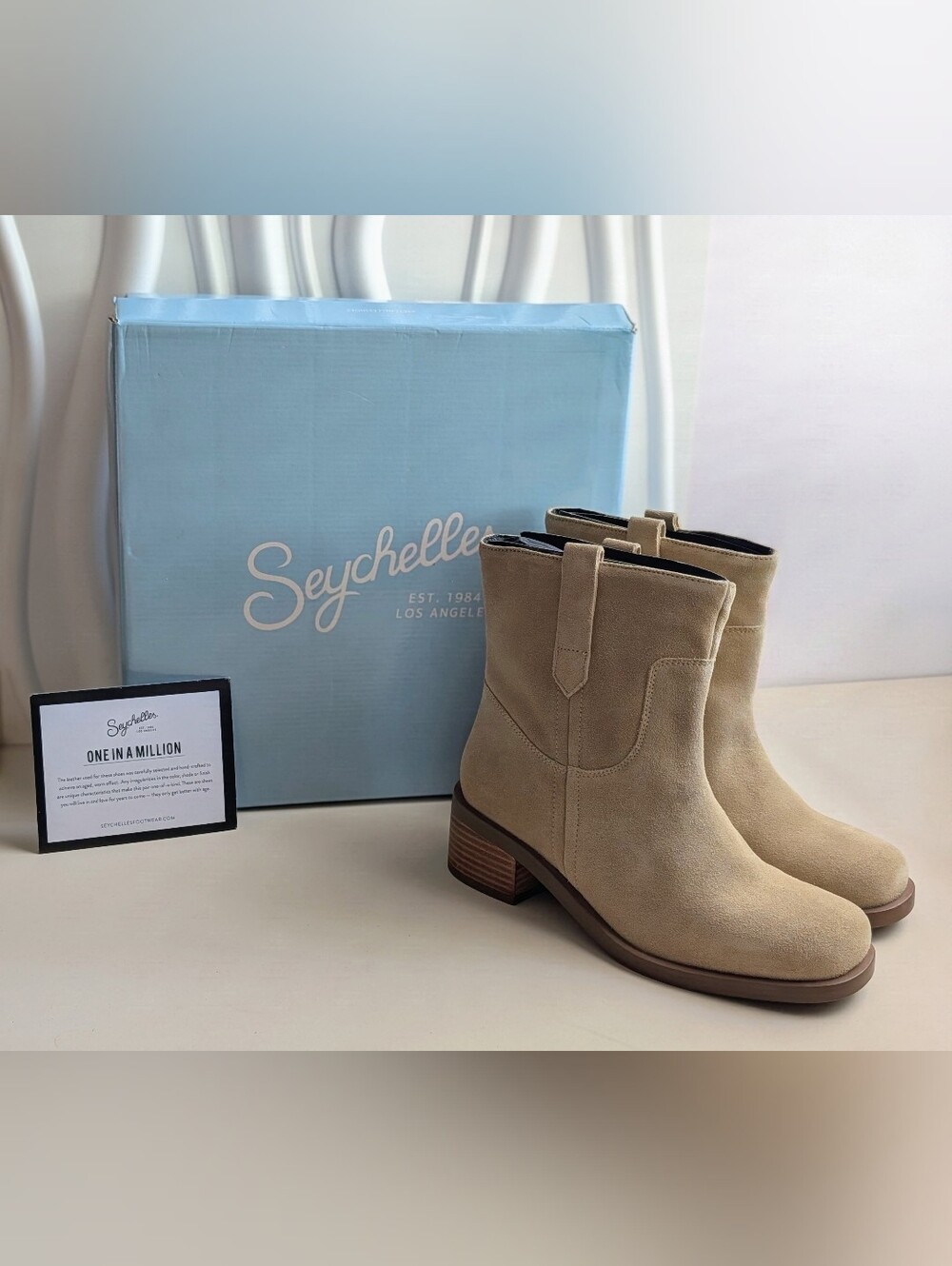 NIB Seychelles Curl Up Taupe Leather Suede Ankle Boots Size 8